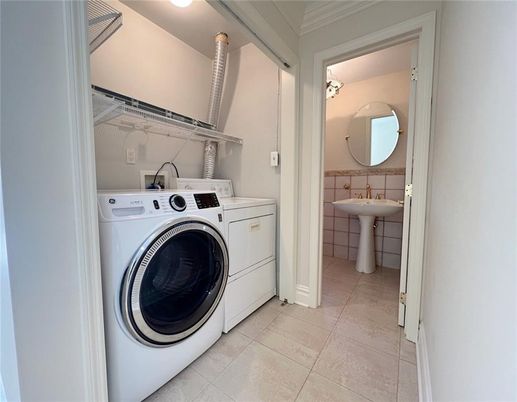Bathroom, Interior, Utility Closets, Washer