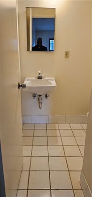 Bathroom, Interior, Tile Countertops