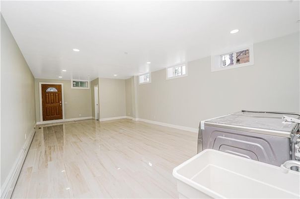 Interior, Recessed Lighting, Washer, Wood Texture Flooring
