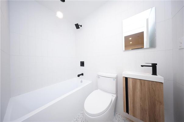 Bathroom, Interior, Pendant Lights