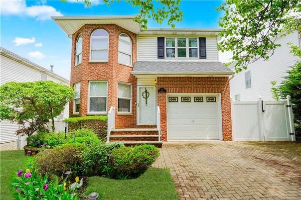 Attached, Exterior, Facade, Brick Facade, Rowhouse
