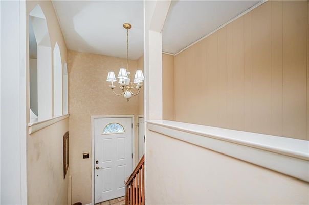 Chandelier, Interior
