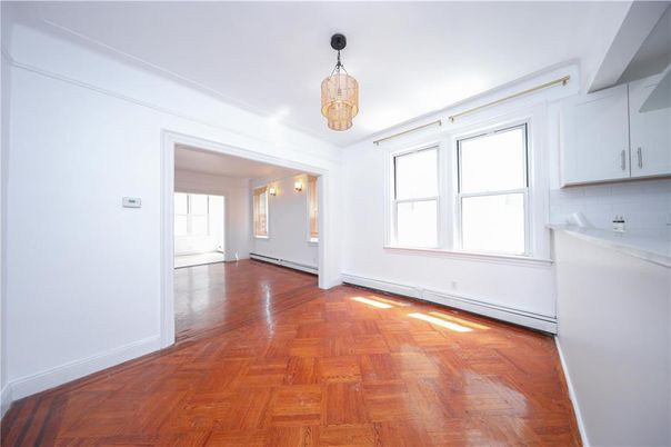 Empty room, Interior, Pendant Lights, Wood Texture Flooring