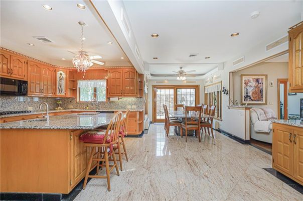 Chandelier, Dining room, Interior, Kitchen, Recessed Lighting
