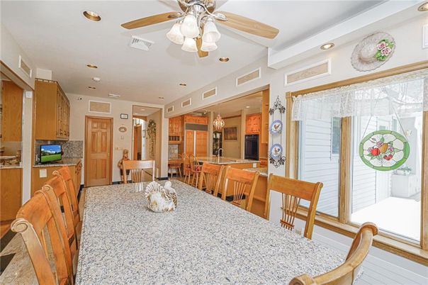 Dining room, Interior, Kitchen, Recessed Lighting