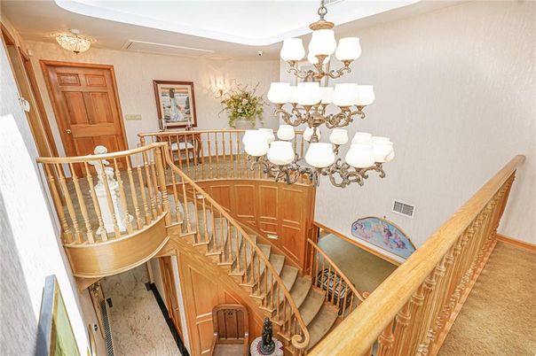 Chandelier, Interior