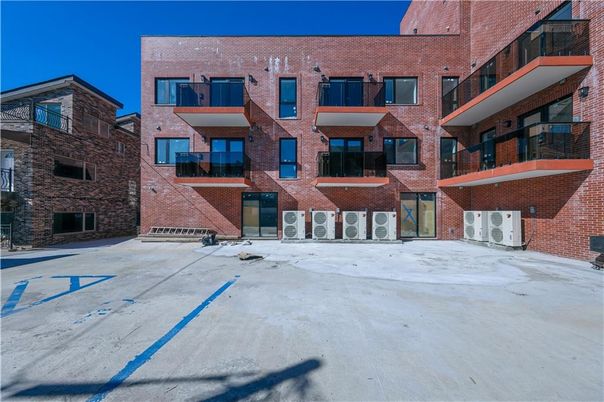 Exterior, Facade, Brick Facade, Rowhouse