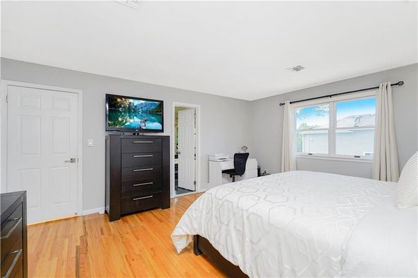 Bedroom, Home Office, Interior, Water, Wood Texture Flooring