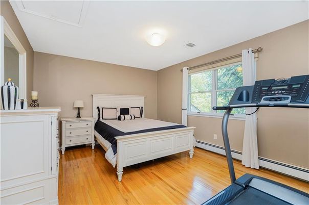 Bedroom, Fitness Equipment, Interior, Wood Texture Flooring