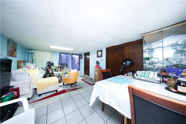 Dining room, Interior, Recessed Lighting