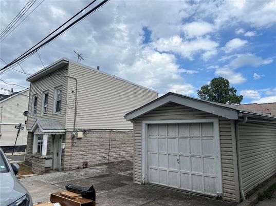 Detached Garage, Exterior