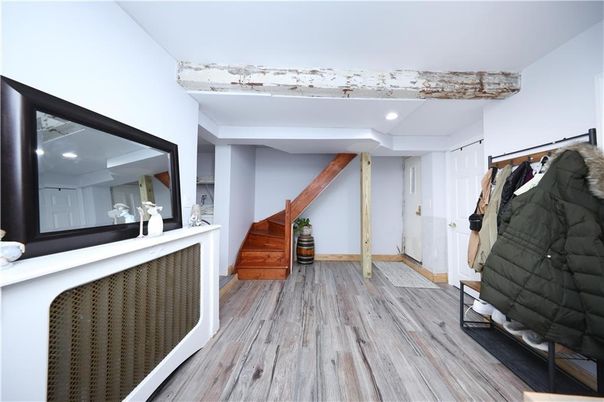Interior, Recessed Lighting, Wood Texture Flooring
