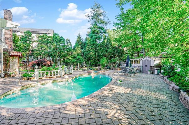 Exterior, Pool