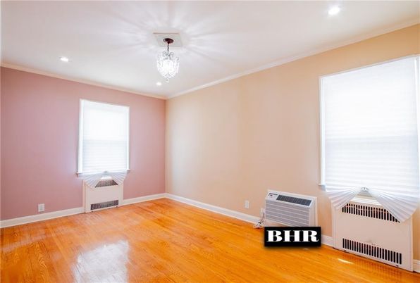 Chandelier, Empty room, Interior, Recessed Lighting, Wood Texture Flooring