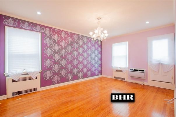 Chandelier, Empty room, Interior, Recessed Lighting, Wood Texture Flooring
