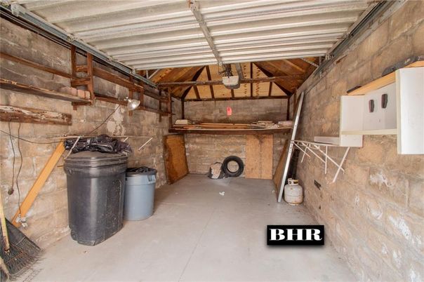 Garage, Interior