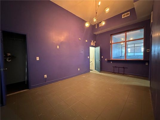 Empty room, Interior, Pendant Lights