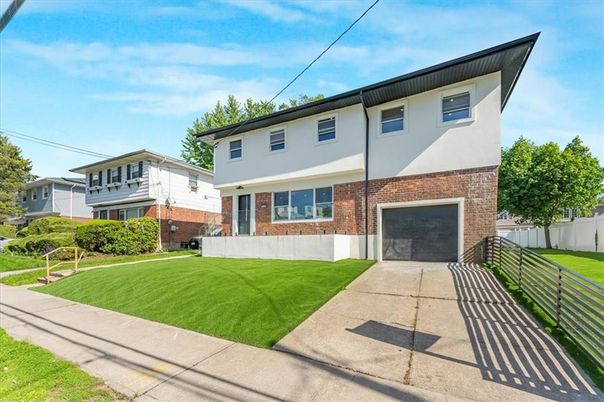 Attached, Exterior, Facade, Brick Facade, Rowhouse