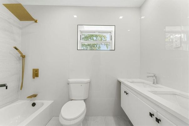 Bathroom, Dual Sink Vanities, Interior, Wood Texture Flooring