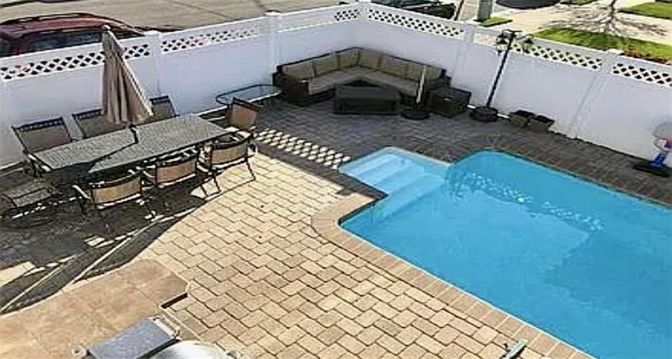 Exterior, Pool