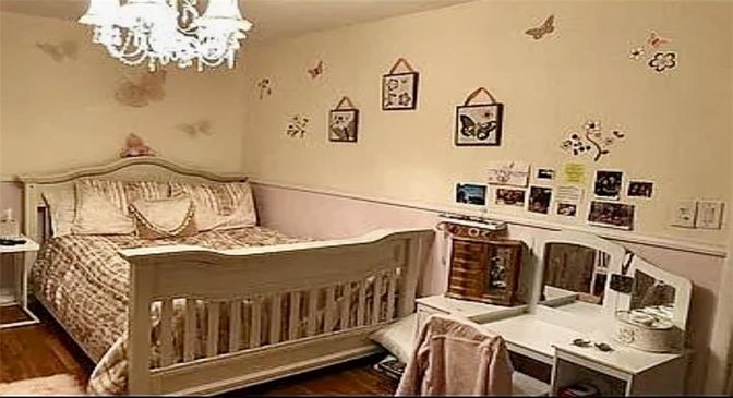 Bedroom, Chandelier, Interior, Wood Texture Flooring