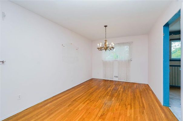 Chandelier, Empty room, Interior, Wood Texture Flooring