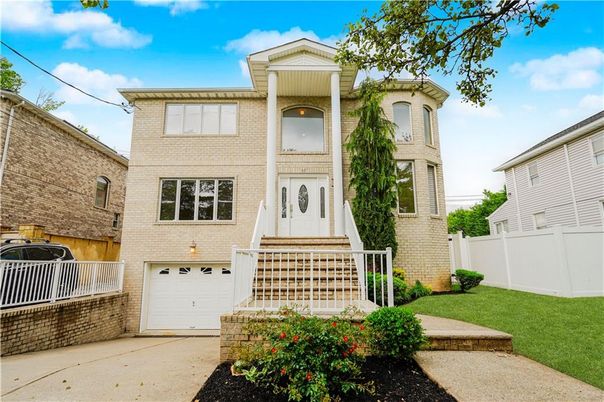 Attached, Exterior, Facade, Brick Facade, Rowhouse