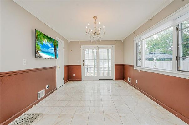 Chandelier, Empty room, Interior, Marble