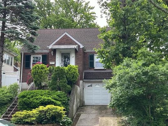 Attached, Exterior, Facade, Brick Facade, Cape Cod