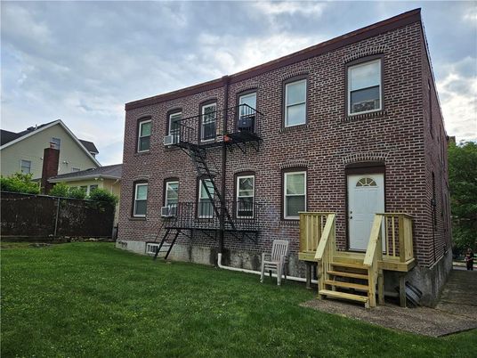 Backyard, Exterior, Facade, Brick Facade, Rowhouse