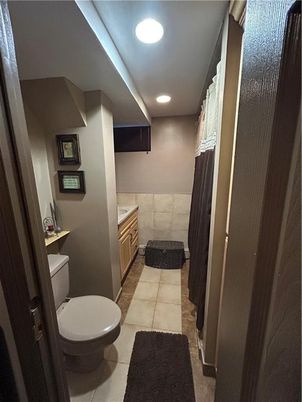 Bathroom, Interior, Recessed Lighting