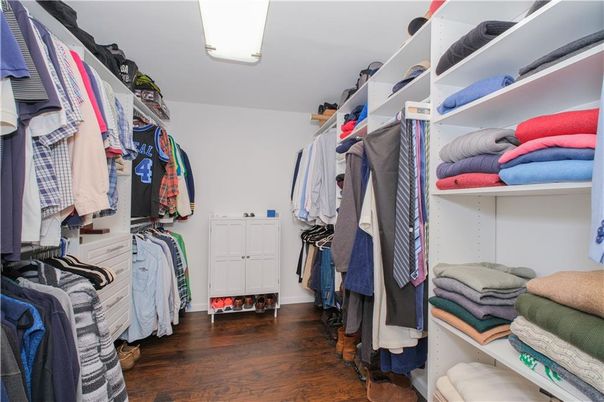 Interior, Walk-in Closets, Wood Texture Flooring