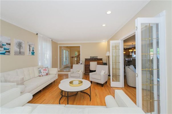 Interior, Living room, Recessed Lighting, Wood Texture Flooring