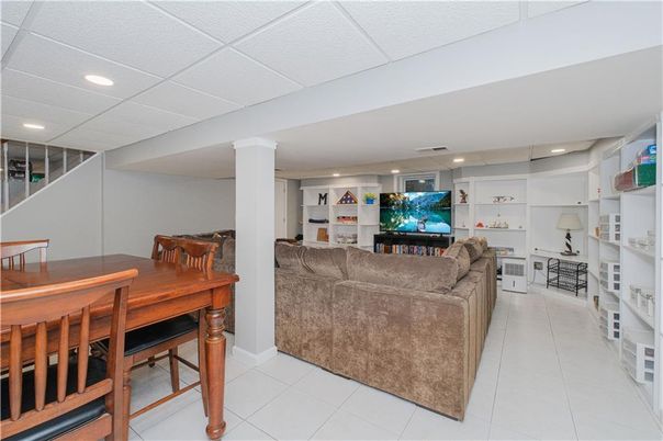 Dining room, Interior, Living room, Recessed Lighting