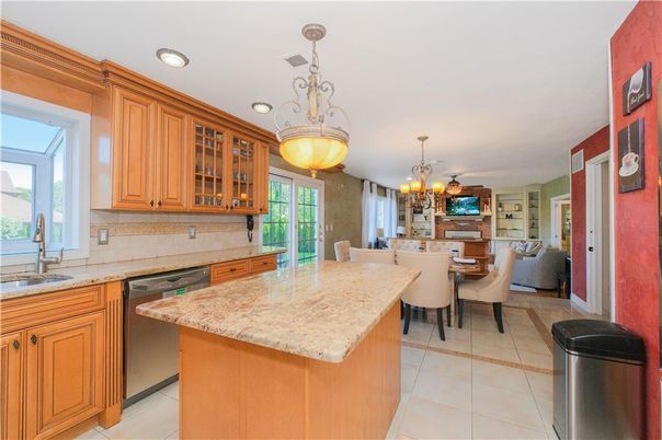 Chandelier, Dining room, Interior, Kitchen, Living room, Pendant Lights, Recessed Lighting, Stainless Steel Appliances