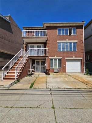 Attached, Exterior, Facade, Brick Facade, Rowhouse