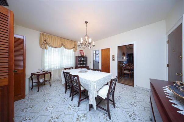 Chandelier, Dining room, Interior