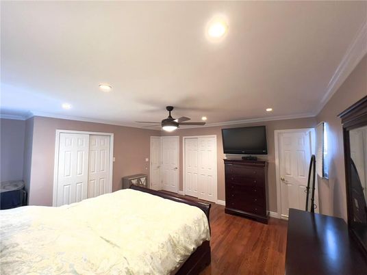 Bedroom, Interior, Recessed Lighting, Wood Texture Flooring