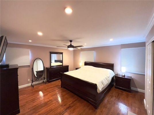 Bedroom, Interior, Recessed Lighting, Wood Texture Flooring