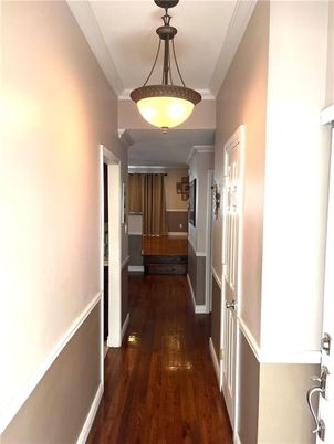 Interior, Pendant Lights, Wood Texture Flooring