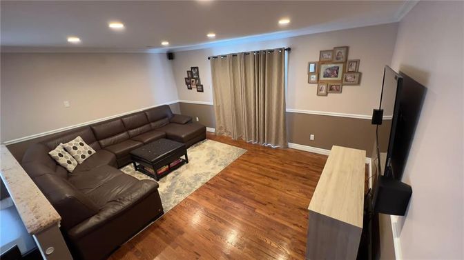 Interior, Living room, Recessed Lighting, Wood Texture Flooring