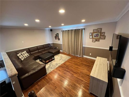 Interior, Living room, Recessed Lighting, Wood Texture Flooring