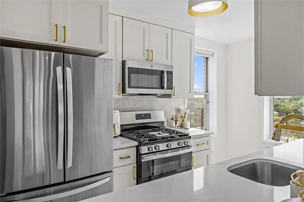Interior, Kitchen, Pendant Lights, Stainless Steel Appliances