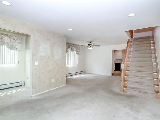 Empty room, Interior, Recessed Lighting