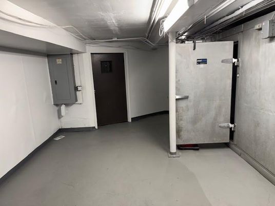 Elevator, Interior