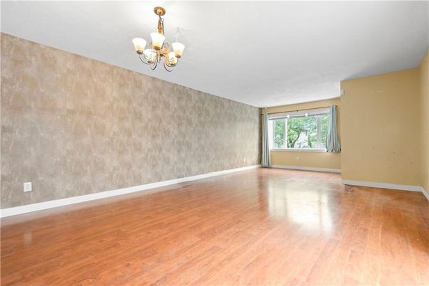 Chandelier, Empty room, Interior, Wood Texture Flooring