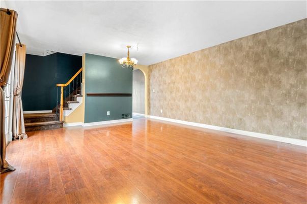 Chandelier, Empty room, Interior, Wood Texture Flooring