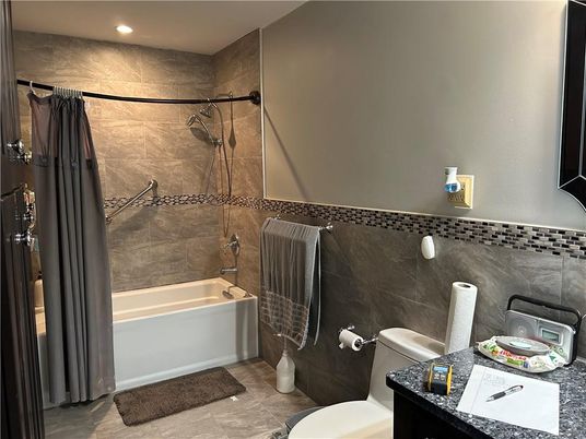 Bathroom, Interior, Recessed Lighting