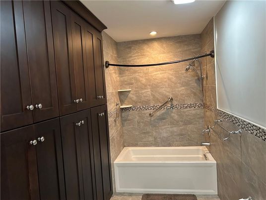 Bathroom, Interior, Recessed Lighting