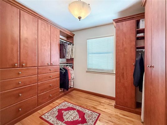 Interior, Walk-in Closets, Wood Texture Flooring